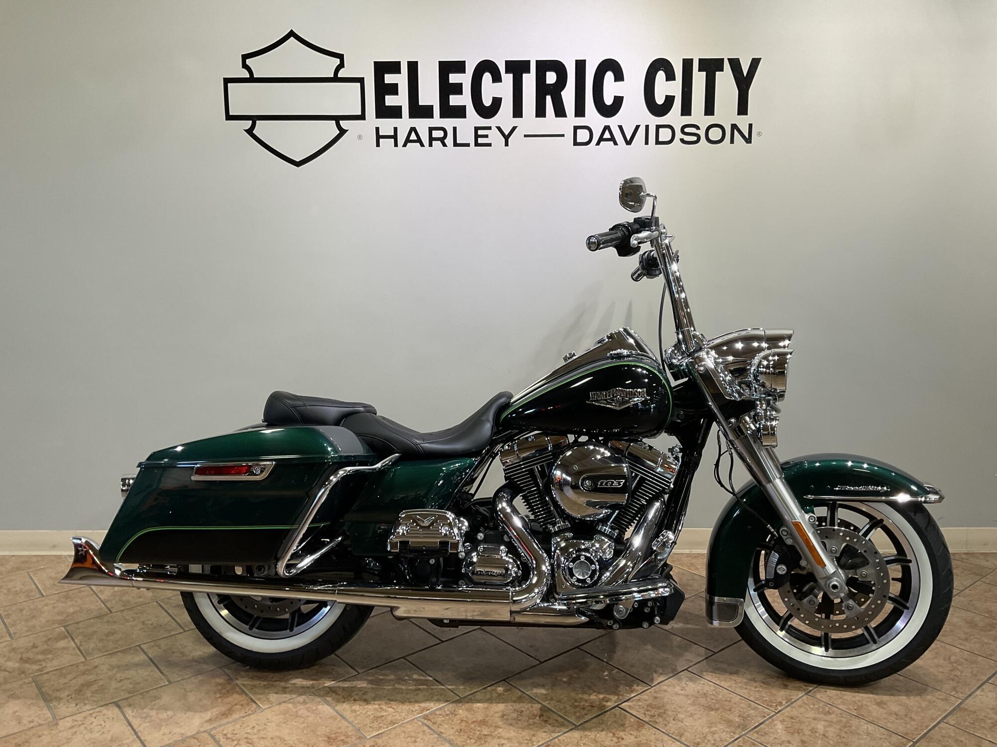 2015 Harley-Davidson Road King in Scranton, PA