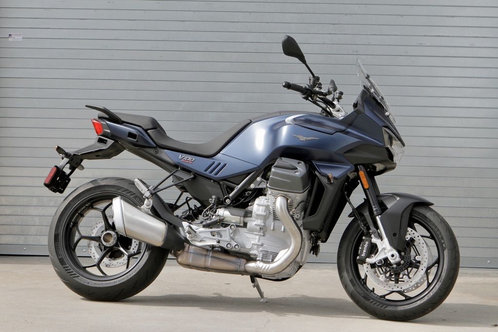 2027 Moto Guzzi V100 Mandello MANDELLO in Glendale, CA