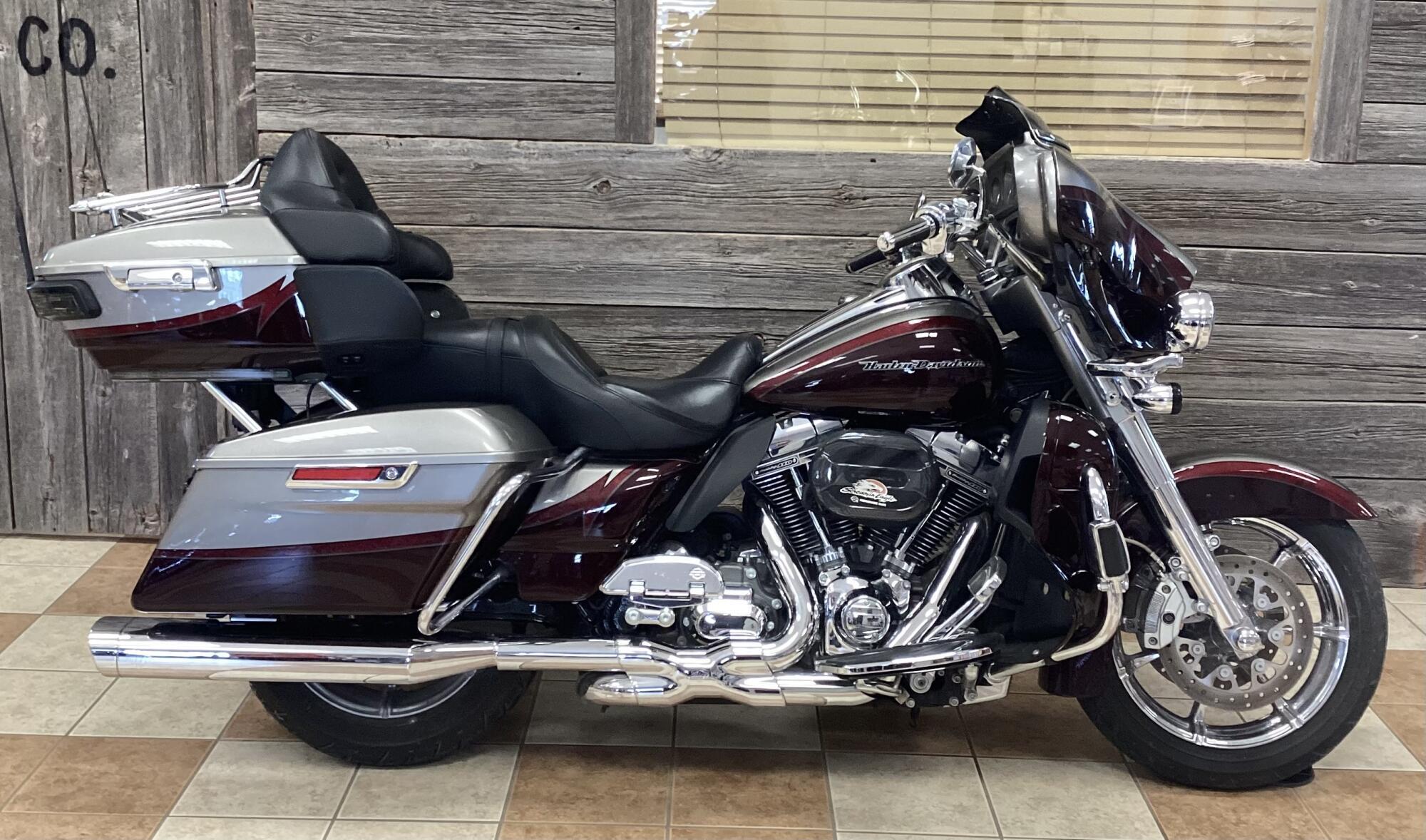 2015 Harley-Davidson CVO Ultra Limited ULTRA LIMITED in Bonduel, WI