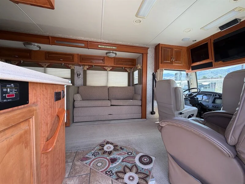 2006 NATIONAL DOLPHIN 5535
