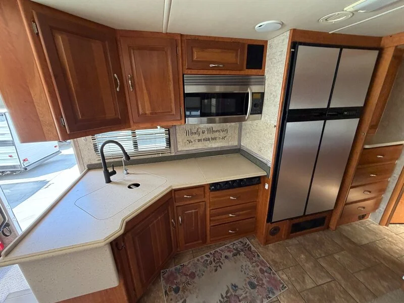2006 NATIONAL DOLPHIN 5535