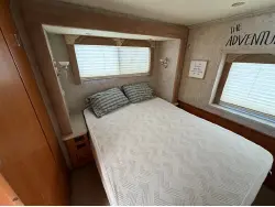 2006 NATIONAL DOLPHIN 5535