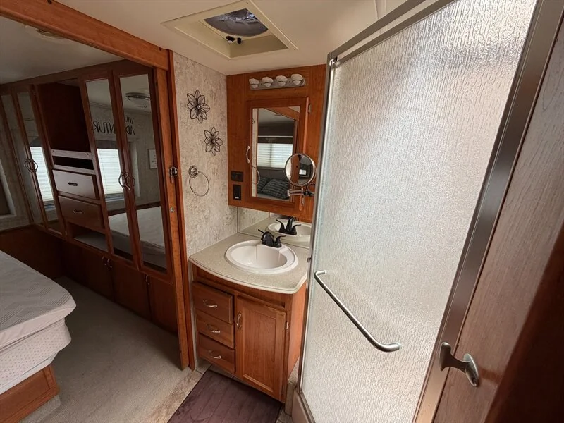 2006 NATIONAL DOLPHIN 5535