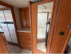 2006 NATIONAL DOLPHIN 5535