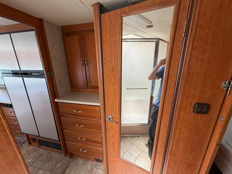 2006 NATIONAL DOLPHIN 5535
