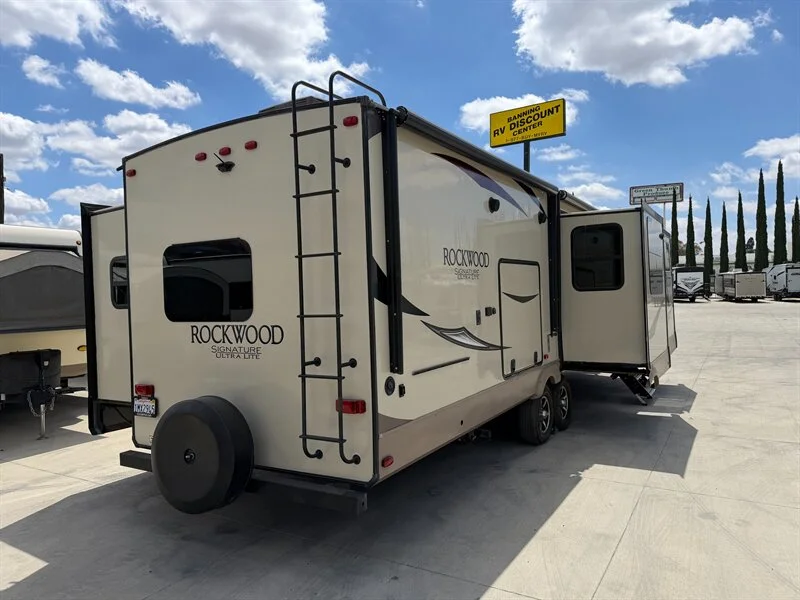 2018 Forest River Rockwood Signature 8324BS-W