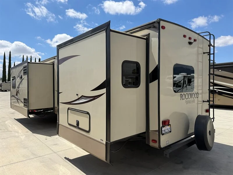 2018 Forest River Rockwood Signature 8324BS-W