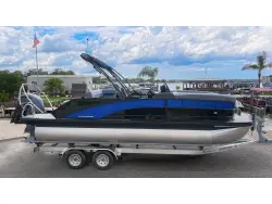 2027 Bennington 22 M SWINGBACK