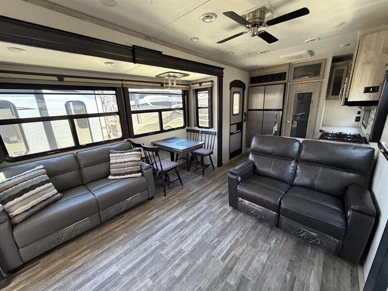 2022 Keystone 3720MD Alpine