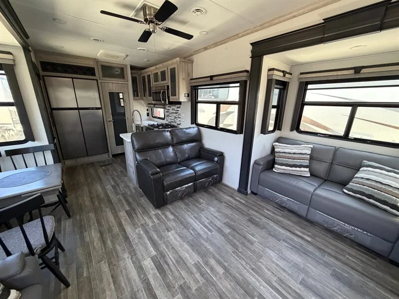 2022 Keystone 3720MD Alpine
