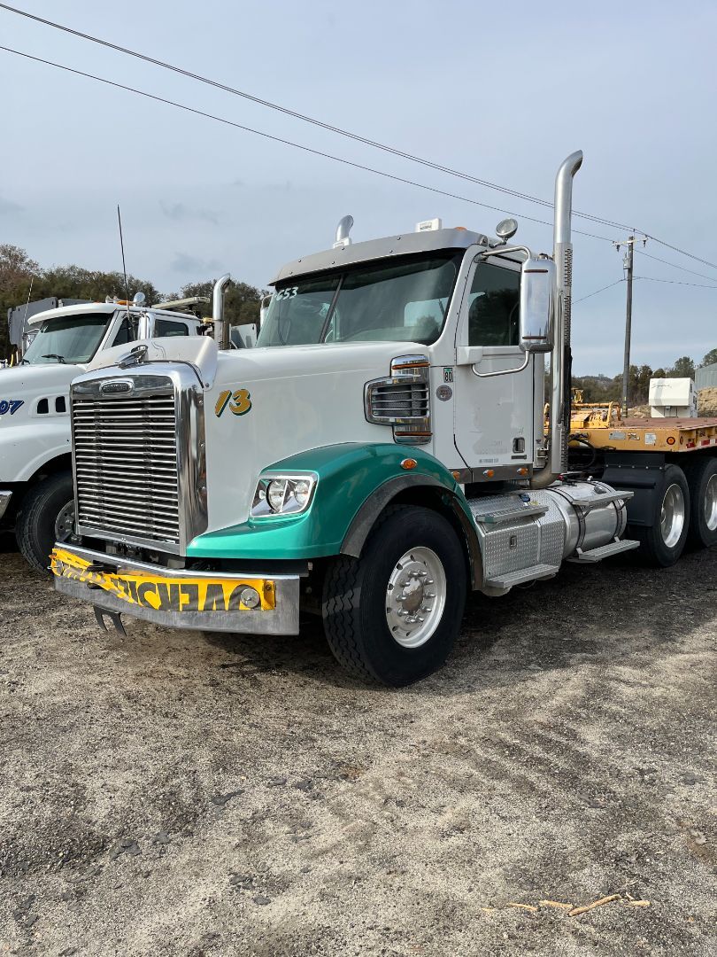 2013 FREIGHTLINER 122 SD in Coarsegold, CA