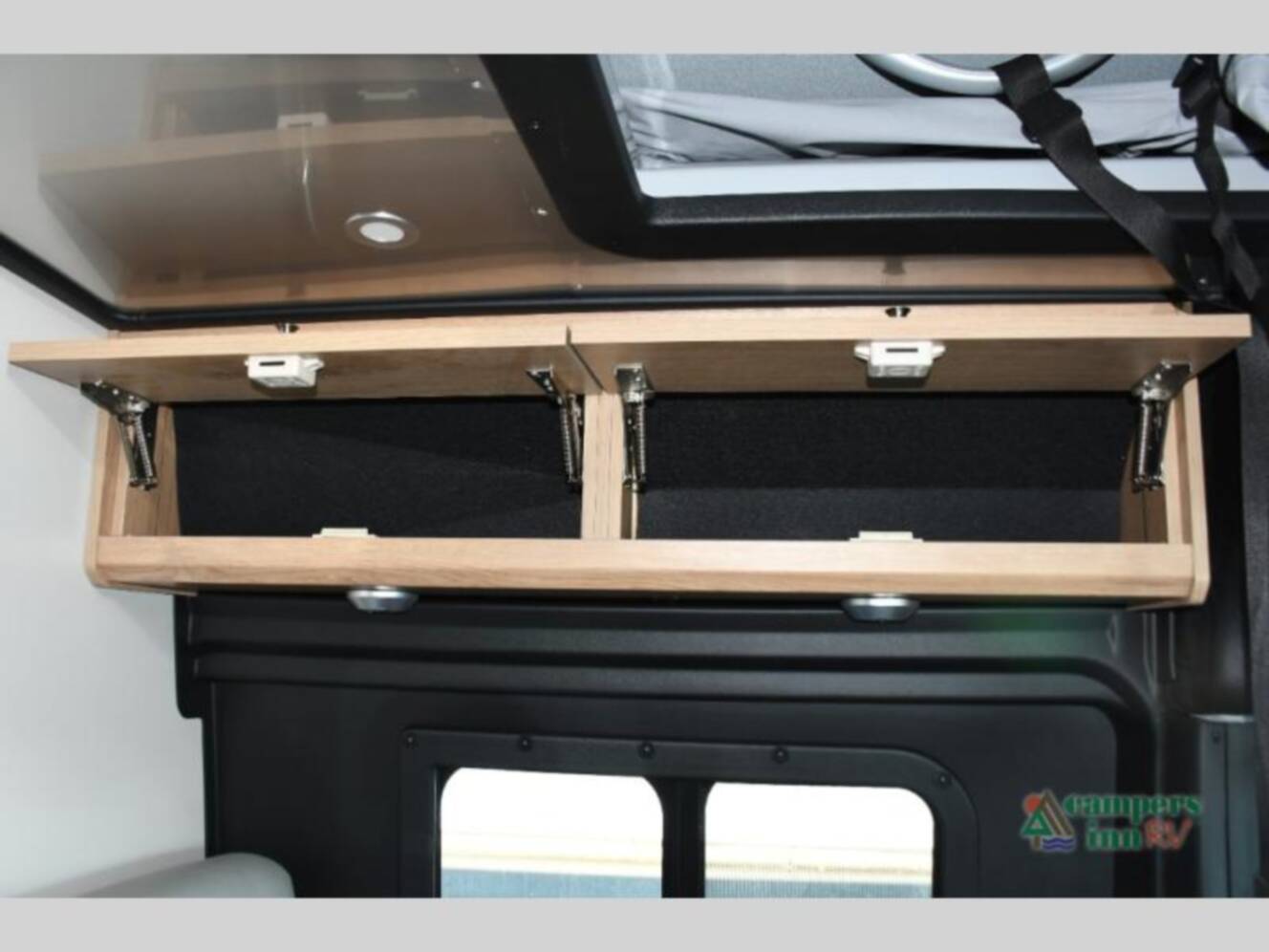 A photo of this 2026 Airstream Rangeline RGN