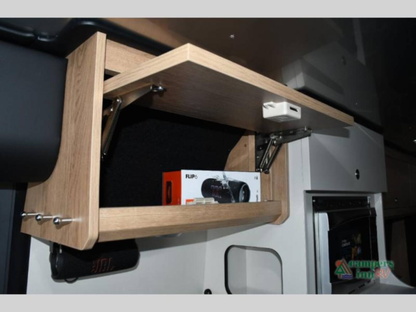 A photo of this 2026 Airstream Rangeline RGN