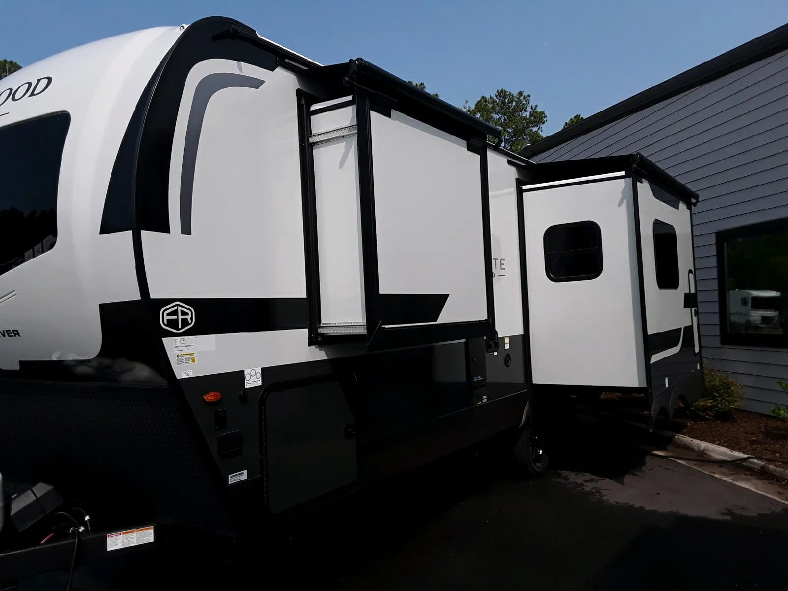 2027 Rockwood ROCKWOOD MINI LITE 2515S in castle hayne NC