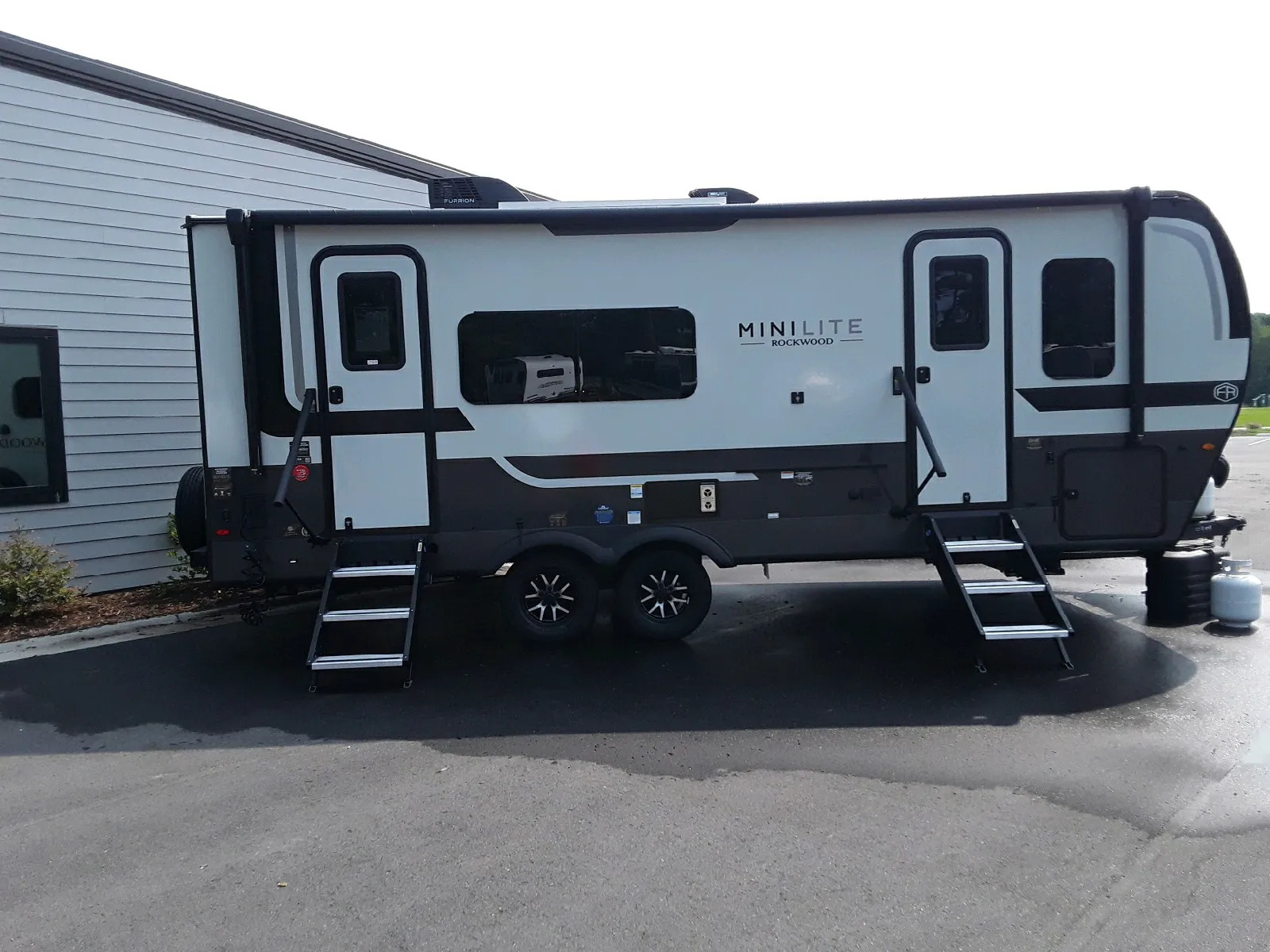 2027 Rockwood ROCKWOOD MINI LITE 2515S in castle hayne NC