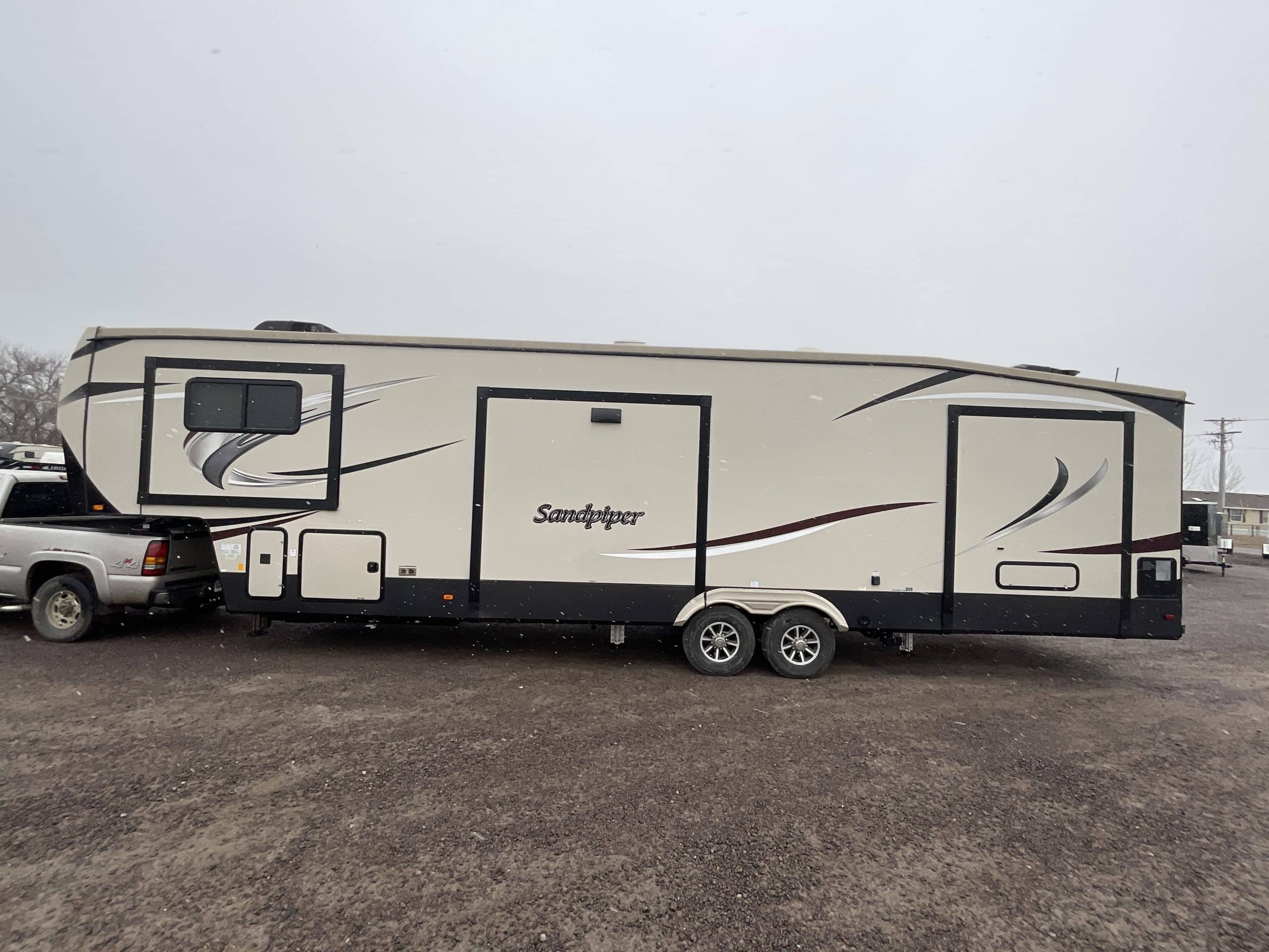2019 Sandpiper 379FLOK RV