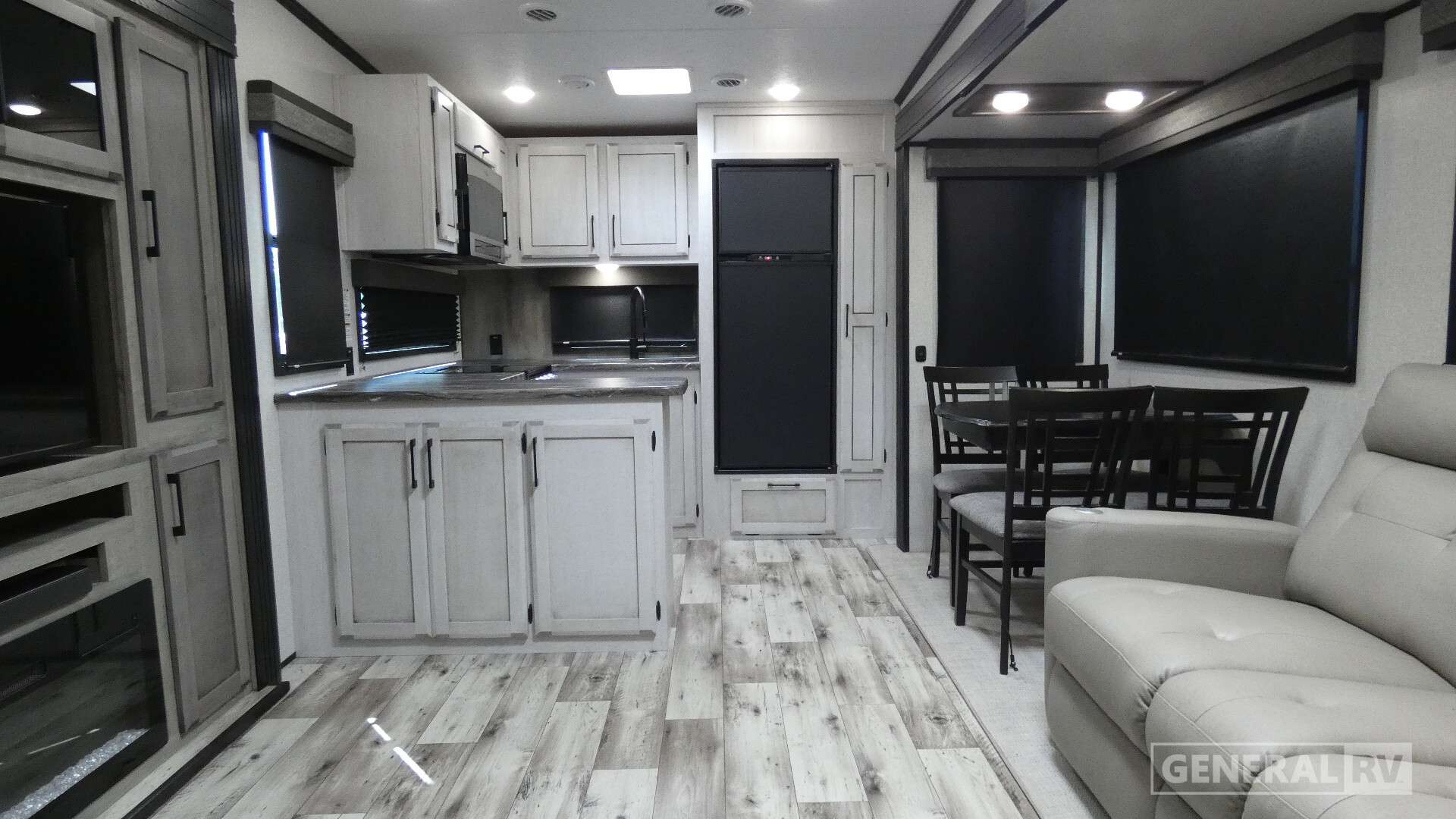 2022 Kz Durango Half Ton D256RKT in wixom MI