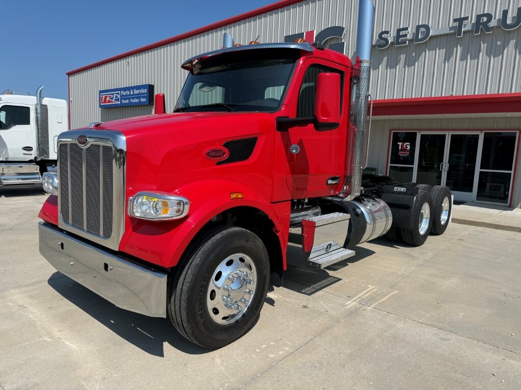 2022 PETERBILT 567 in Van Buren, AR