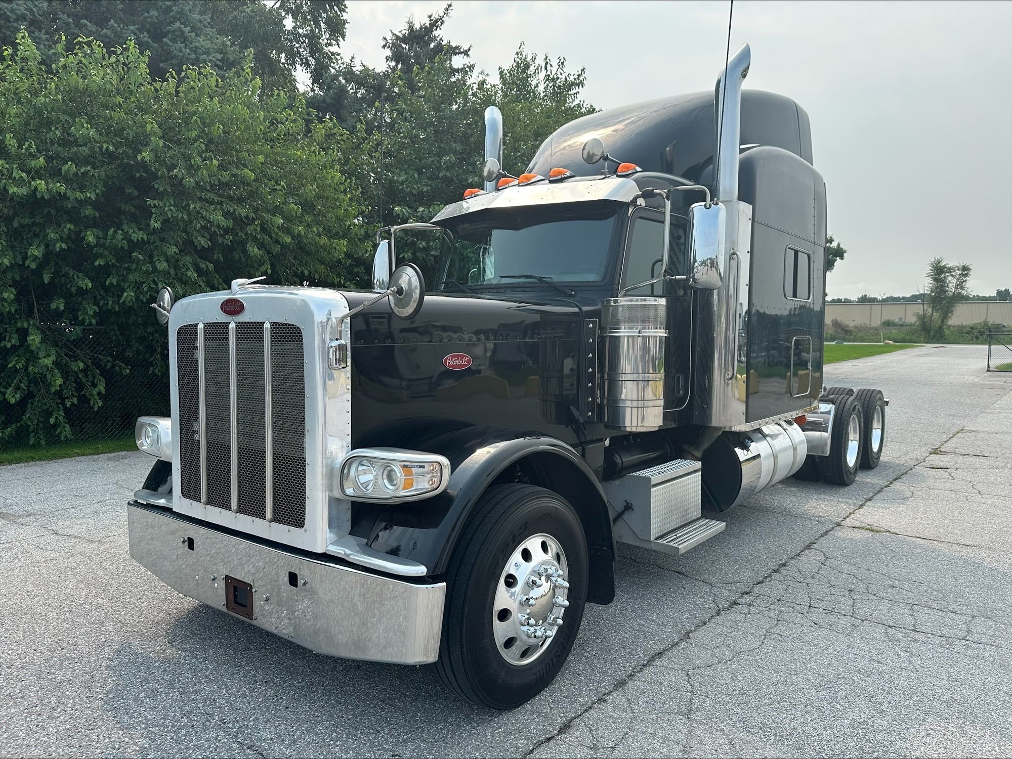 2022 PETERBILT 389 in Portage, IN