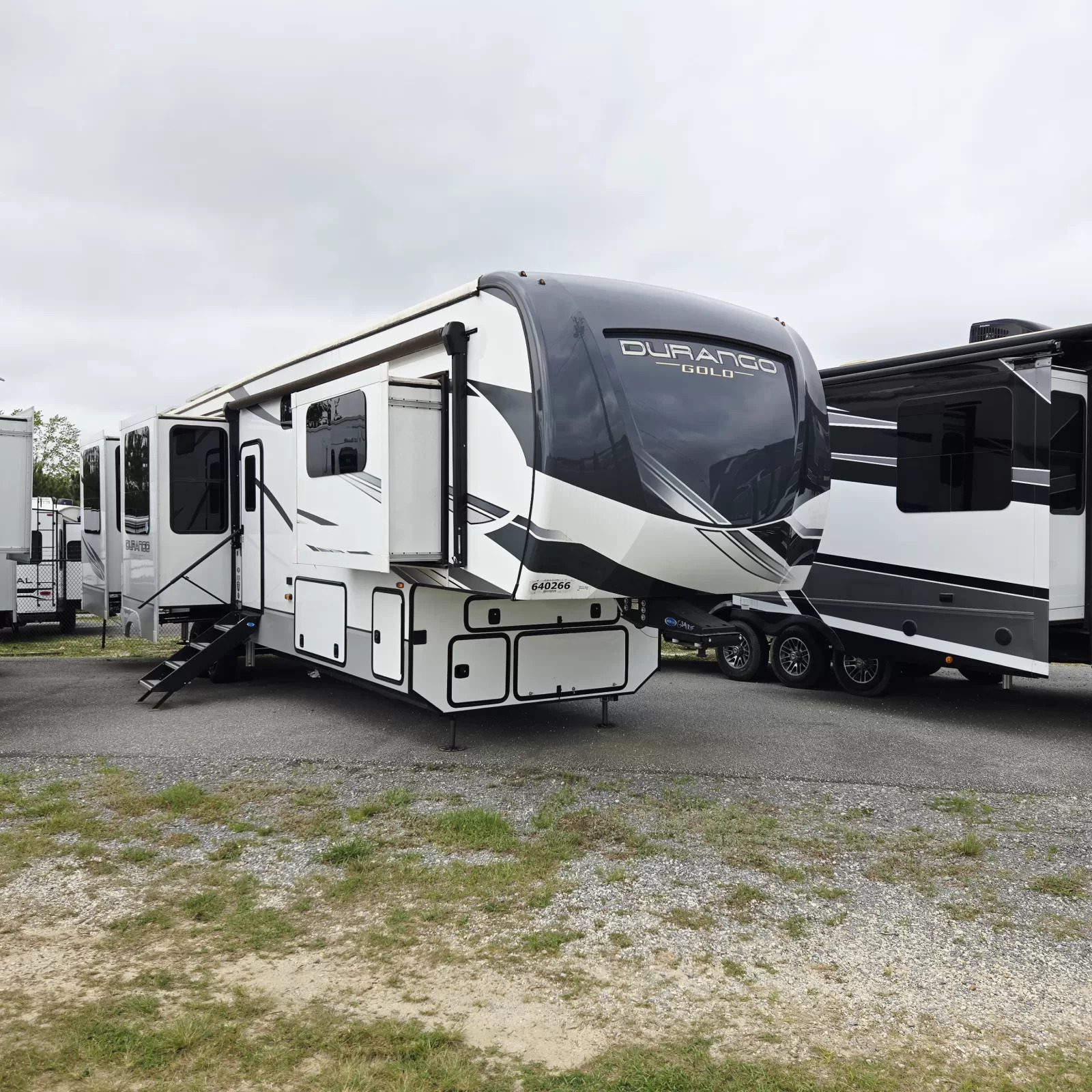 2024 Kz Rv Durango Gold G391RKF in gulfport MS