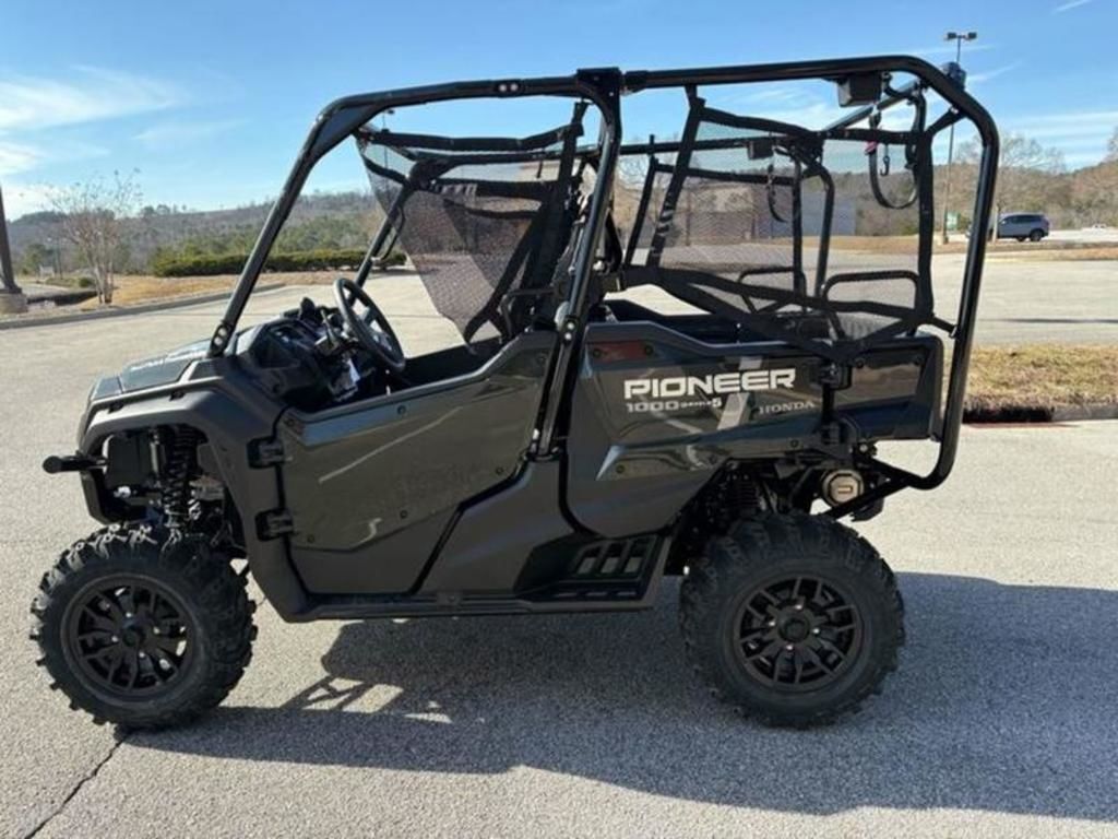 2025 Honda Pioneer 1000-5 Deluxe in maumee OH