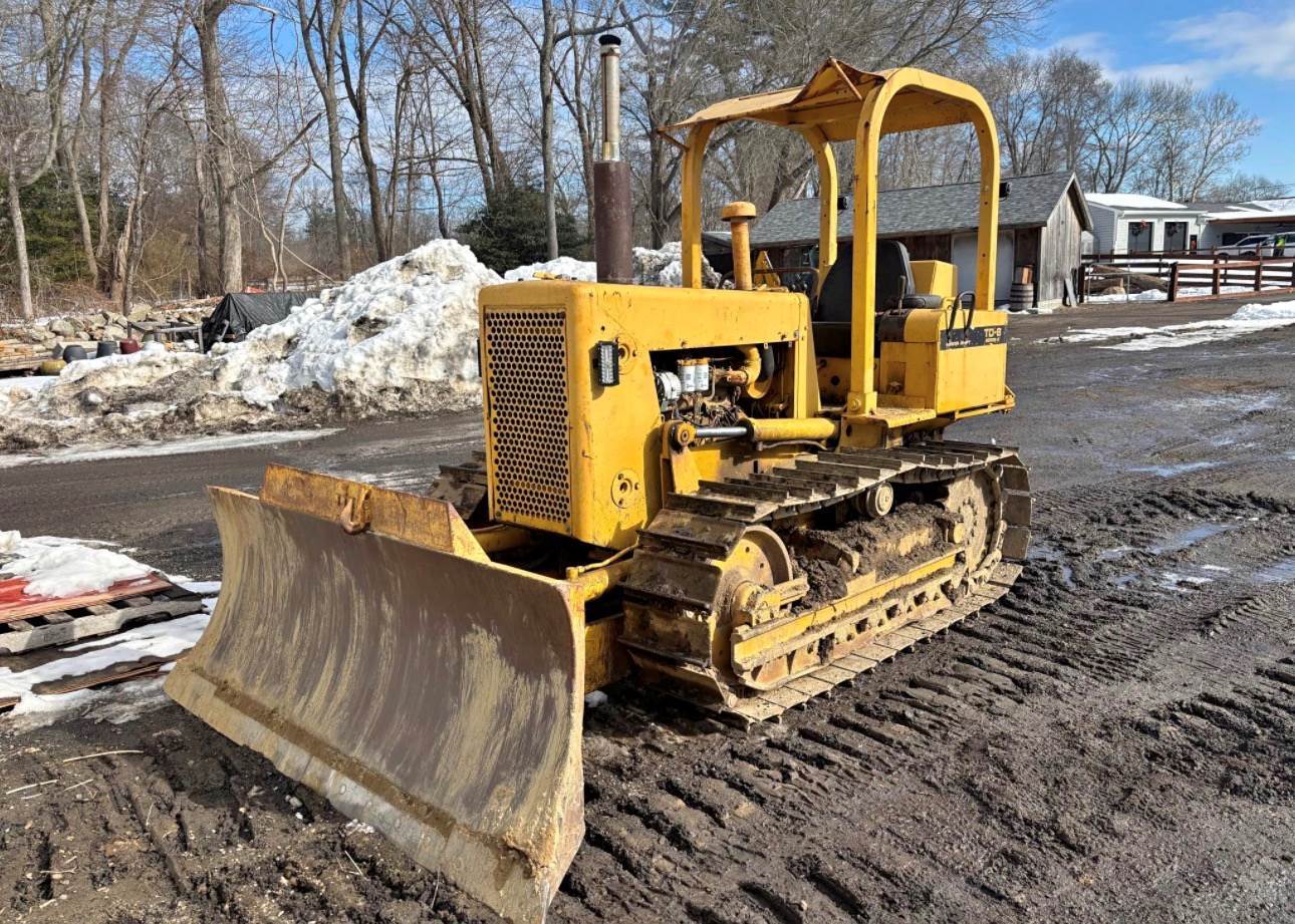 International TD8E in Wayne, MI
