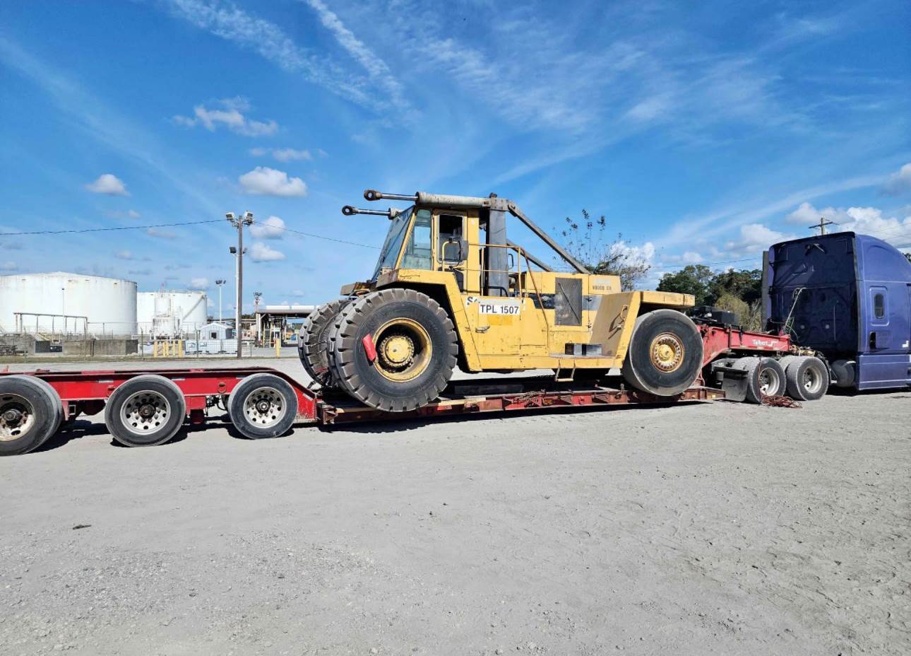 1998 Caterpillar V900 CH in Wayne, MI