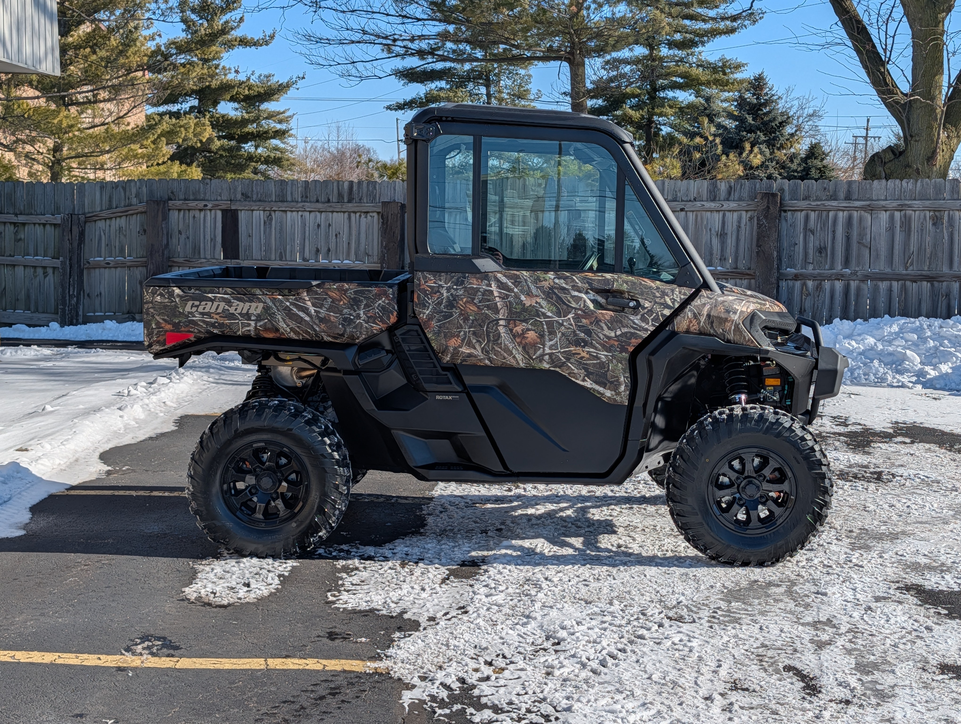 2026 Can-Am Defender XT CAB HD11 Recreation / Sport ATV