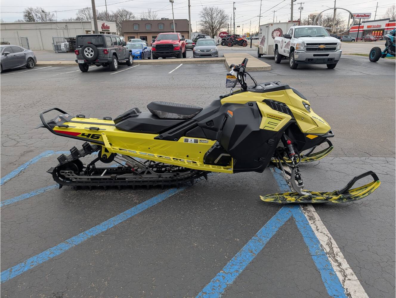 A photo of this 2025 Ski-Doo Freeride 850 E-TEC