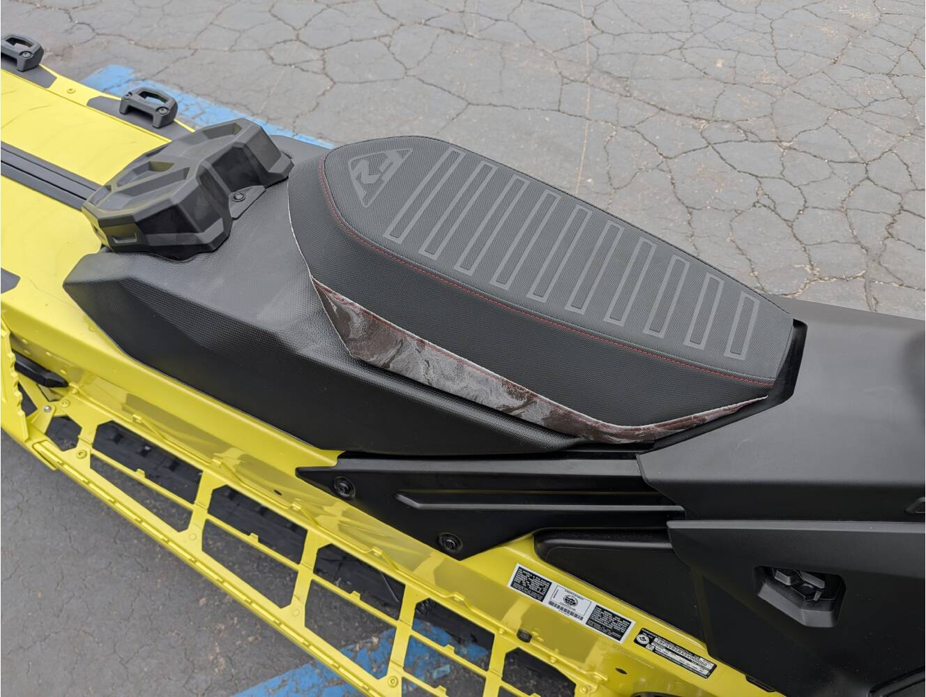 A photo of this 2025 Ski-Doo Freeride 850 E-TEC