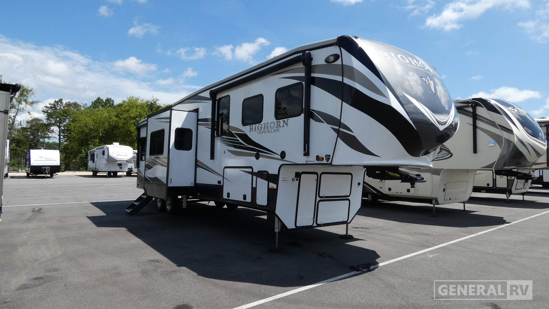 2021 Heartland BIGHORN TRAVELER 33RKS in salisbury NC