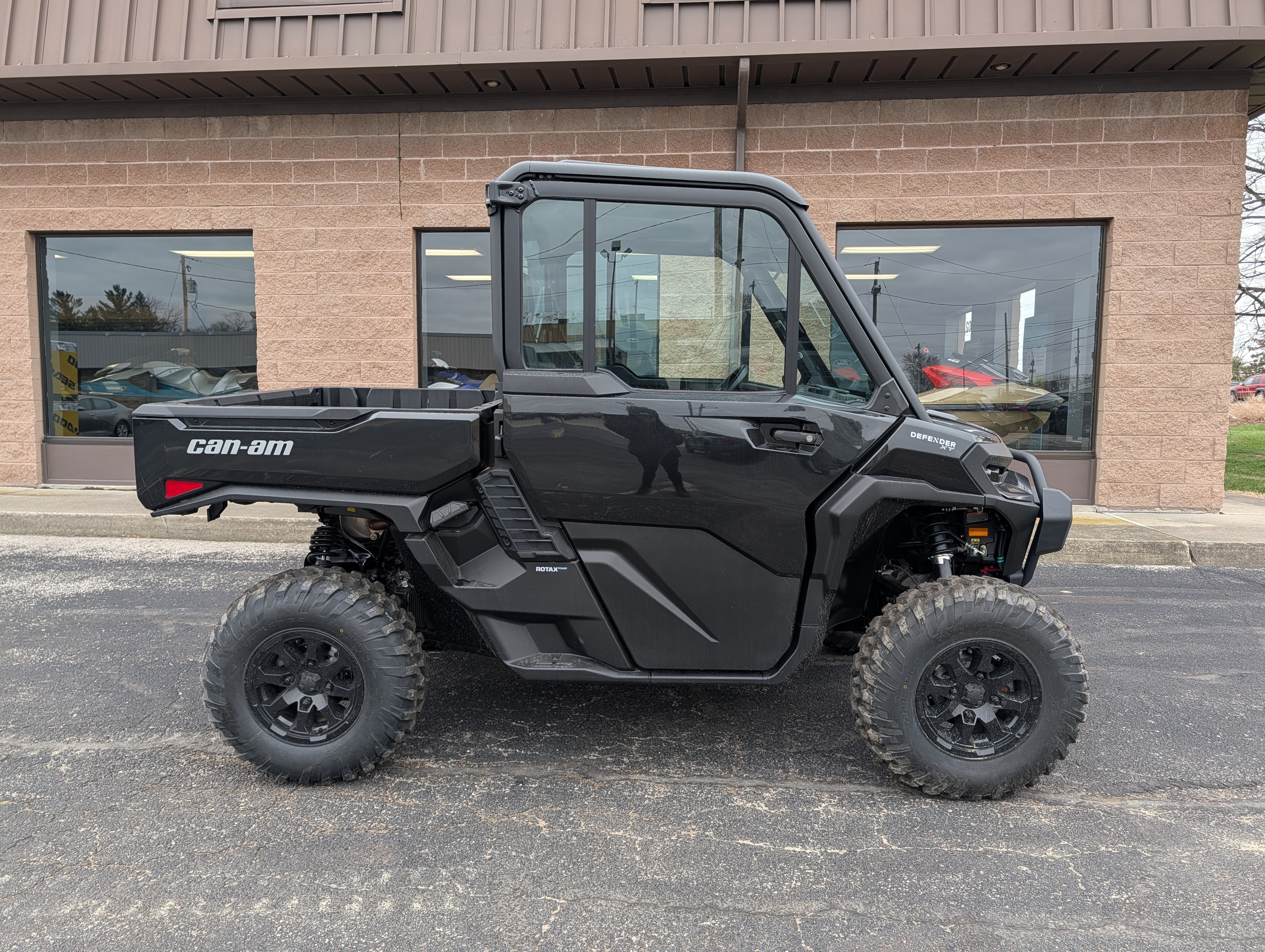 2026 Can-Am Defender XT CAB HD11 in maumee OH