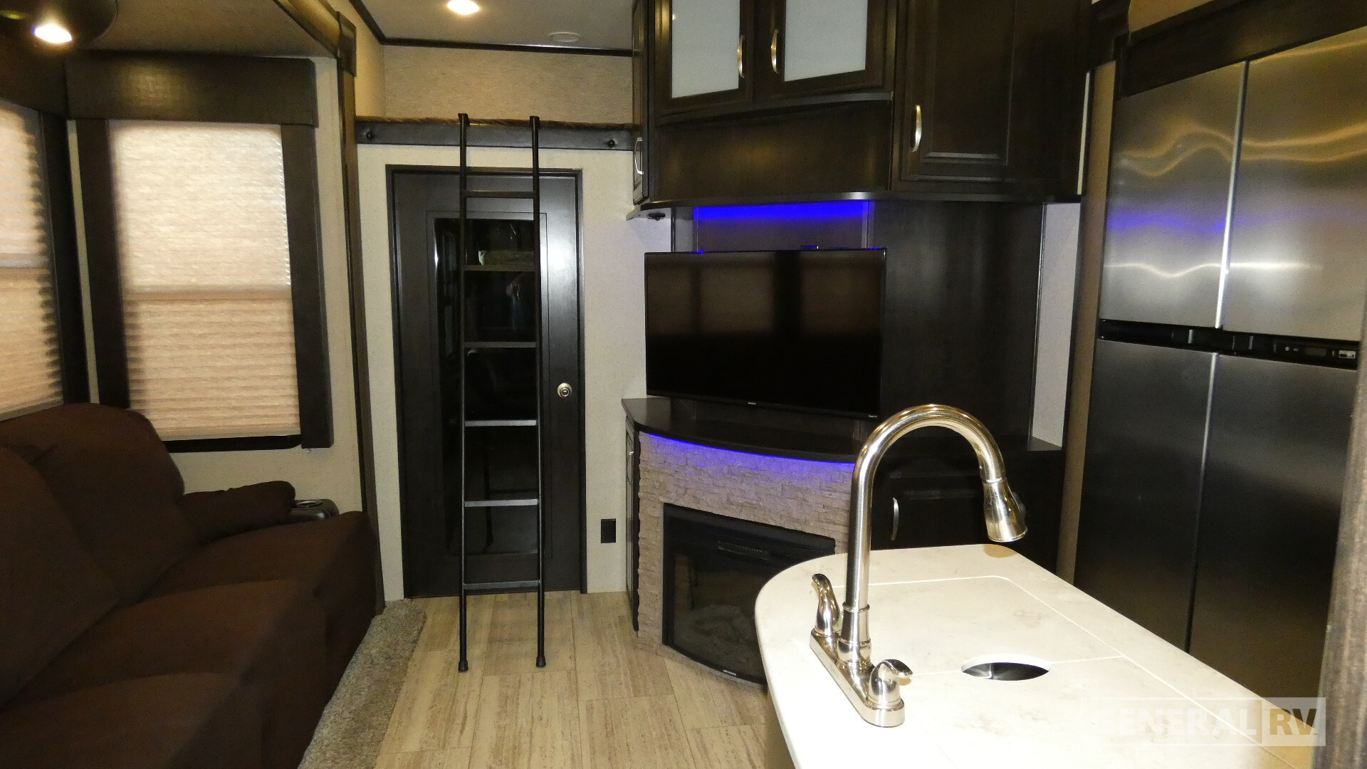 2016 Grand Design Momentum M Class 388M in clarkston MI
