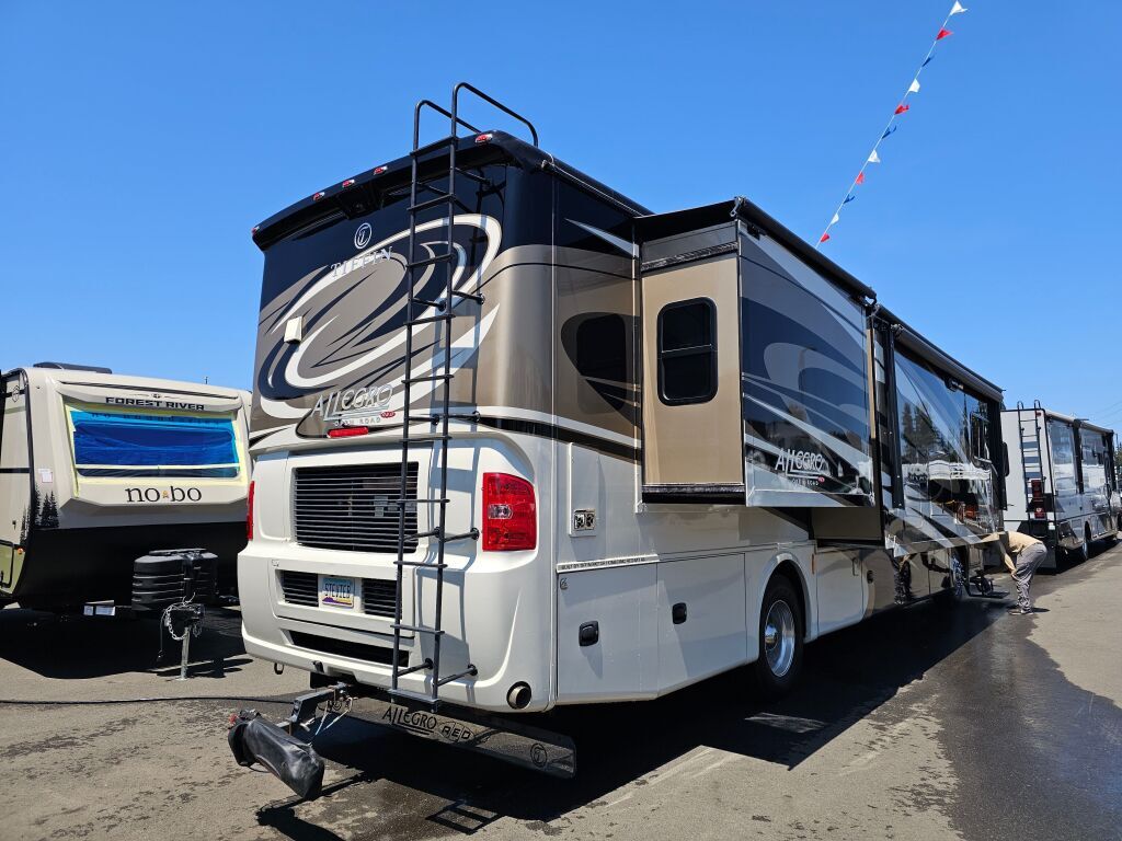 2017 Tiffin Motorhomes Allegro Red 37PA in kent WA