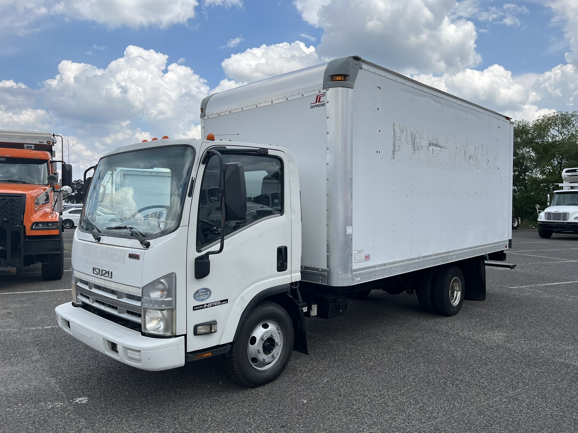 2009 ISUZU NPR in Souderton, PA