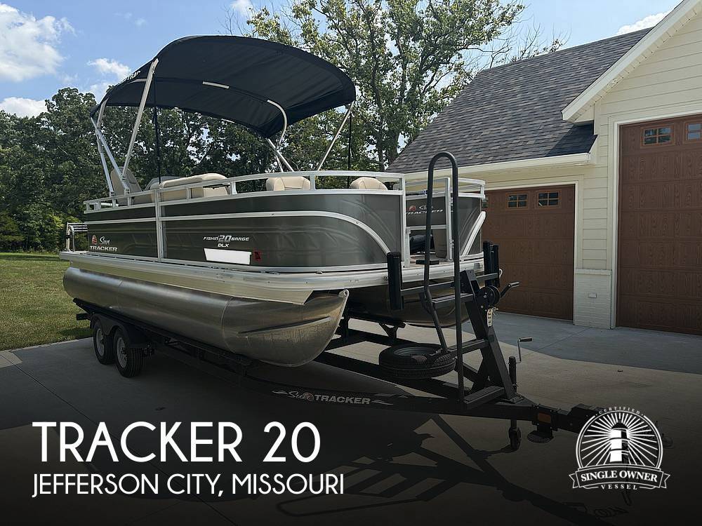 2025 Tracker Fishin' 20 Barge DLX in jefferson city MO