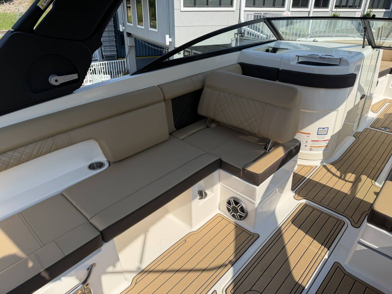 A photo of this 2026 Sea Ray SDX 290