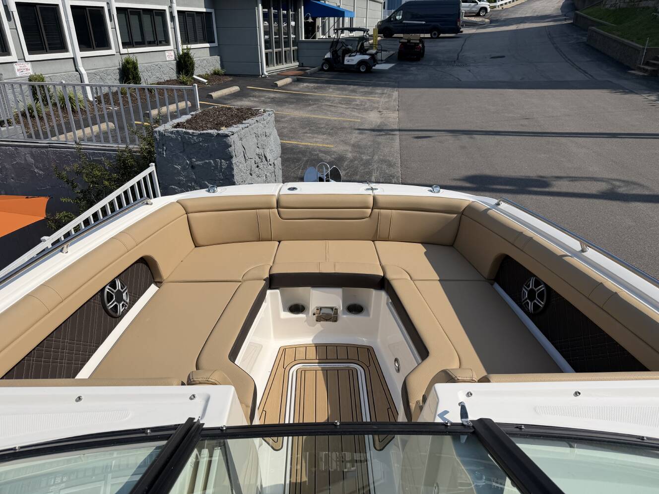 A photo of this 2026 Sea Ray SDX 290
