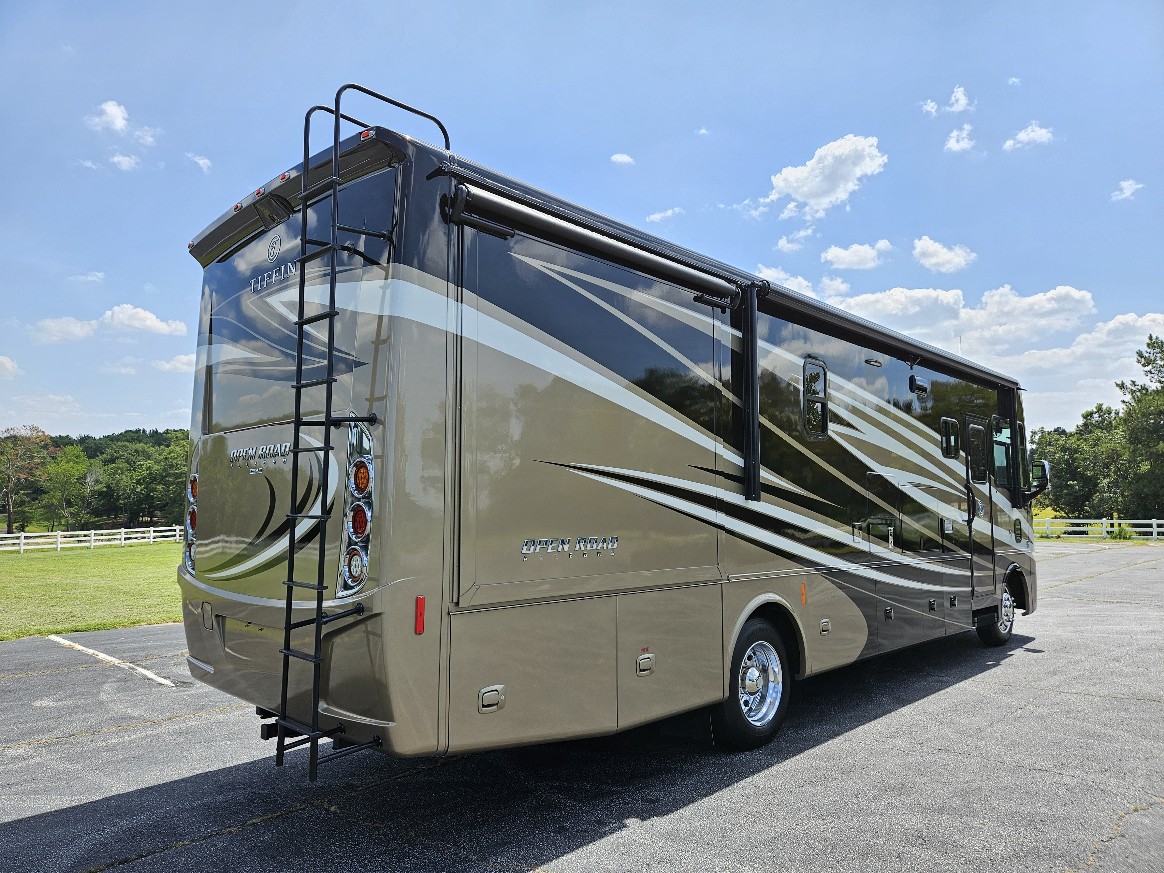 2018 Tiffin Motorhomes OPEN ROAD ALLEGRO 32 SA in inman SC
