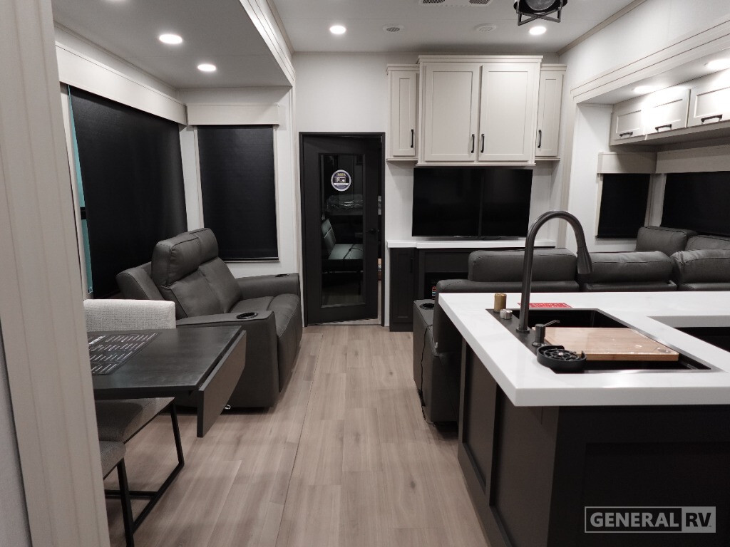 2026 Grand Design MOMENTUM 395MS in mt clemens MI