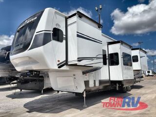 2025 PALOMINO COLUMBUS 388FK