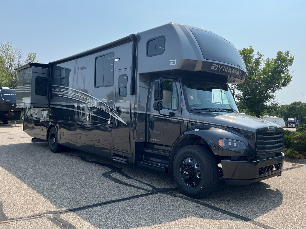 2027 Dynamax Europa S 37CA in ramsey MN