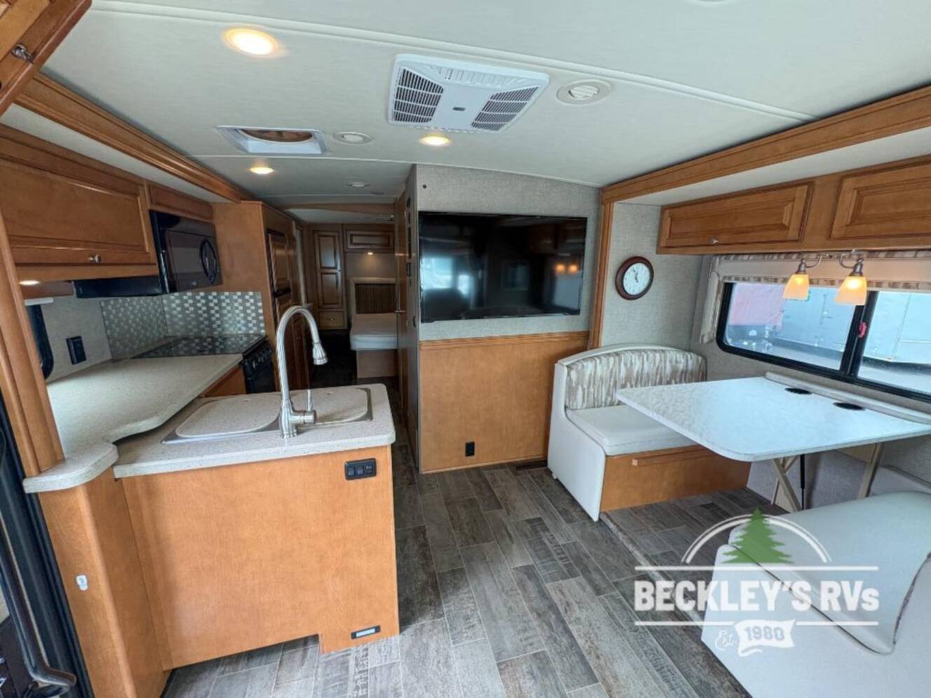 A photo of this 2019 Winnebago Vista LX 27N