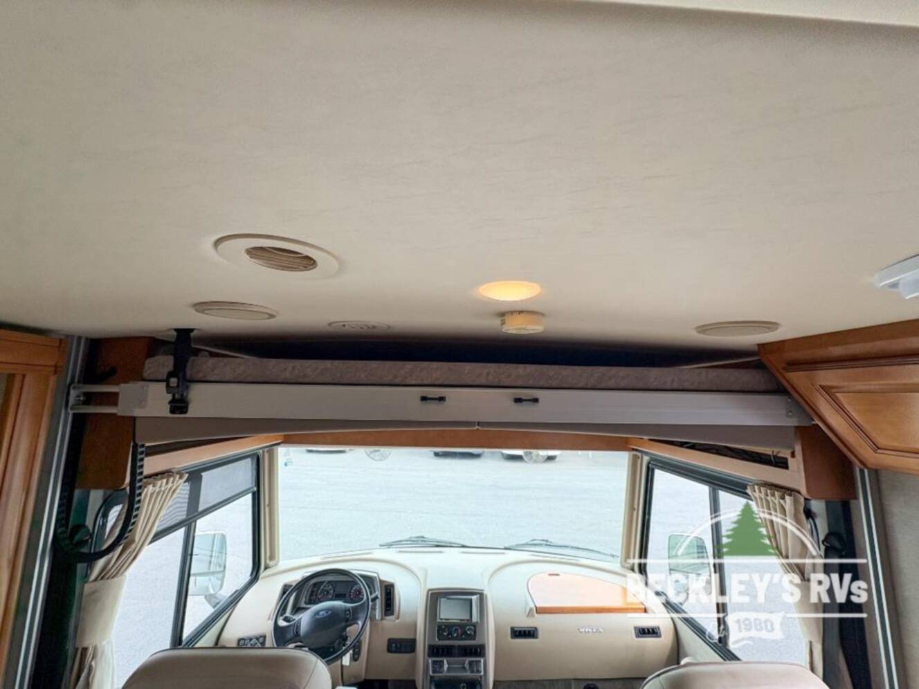 A photo of this 2019 Winnebago Vista LX 27N