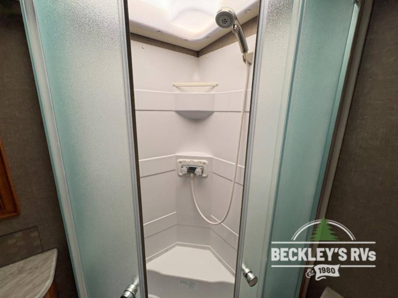 A photo of this 2019 Winnebago Vista LX 27N