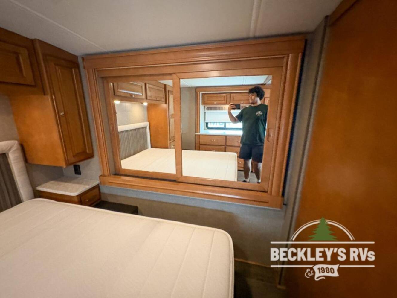 A photo of this 2019 Winnebago Vista LX 27N