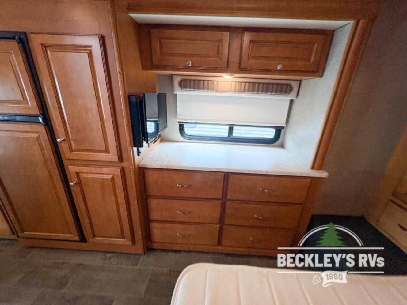 A photo of this 2019 Winnebago Vista LX 27N