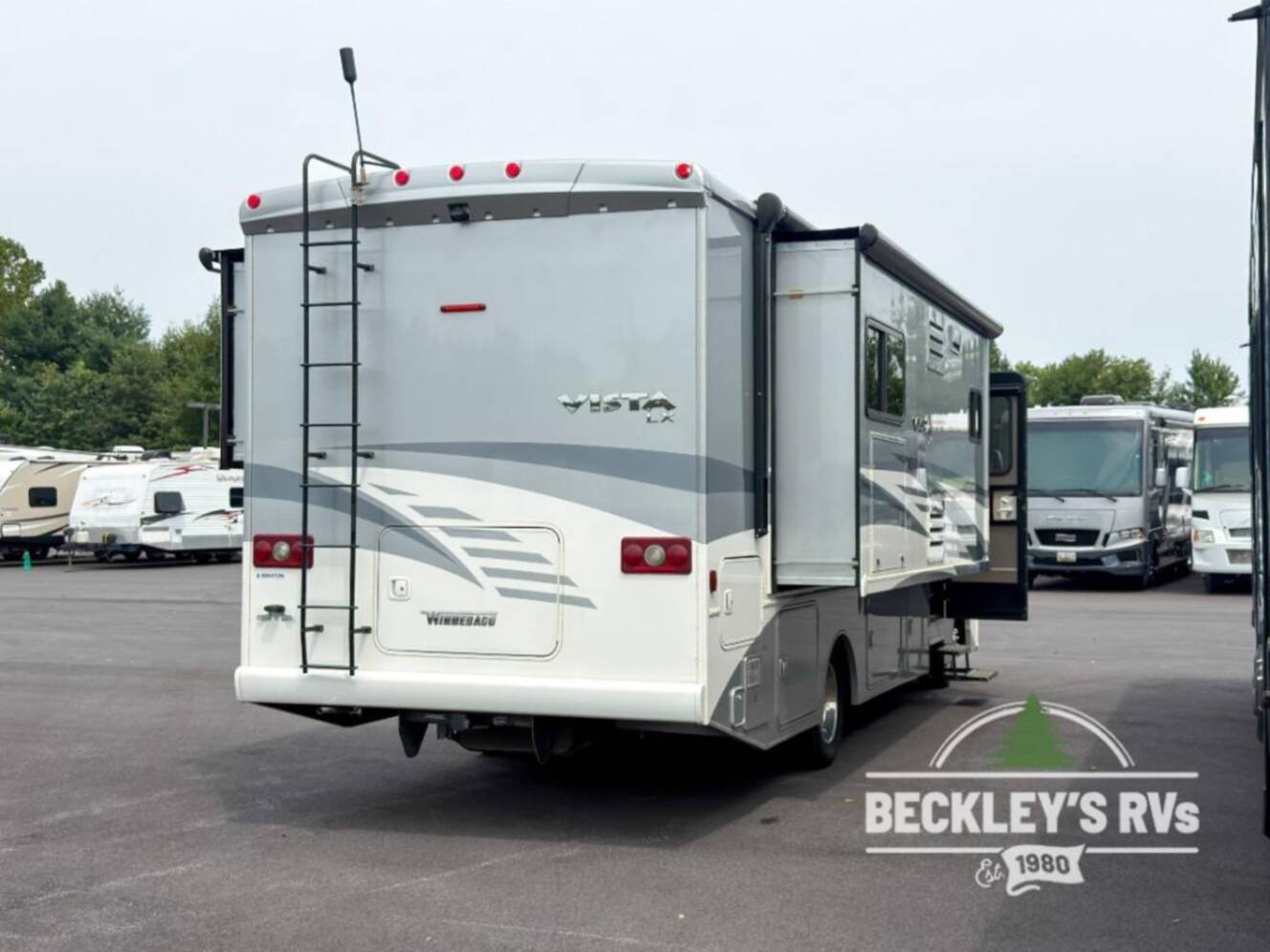 A photo of this 2019 Winnebago Vista LX 27N