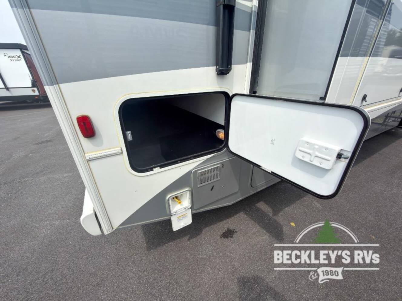 A photo of this 2019 Winnebago Vista LX 27N