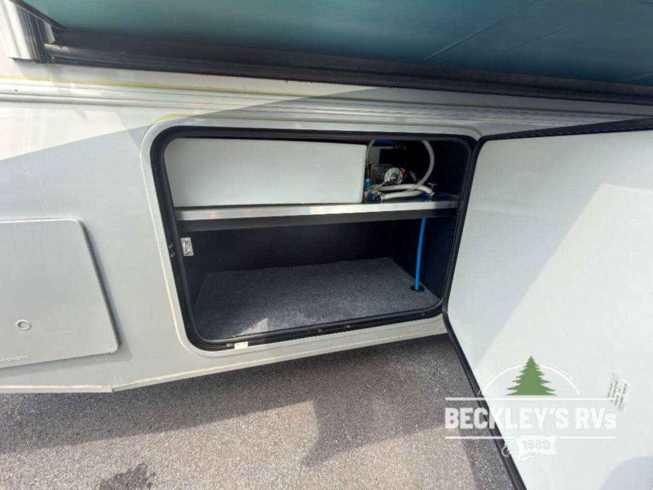 A photo of this 2019 Winnebago Vista LX 27N